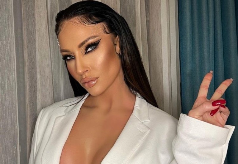 NOSI SAMO GAĆE: Katarina Živković ugrijala januar provokativnim selfijem