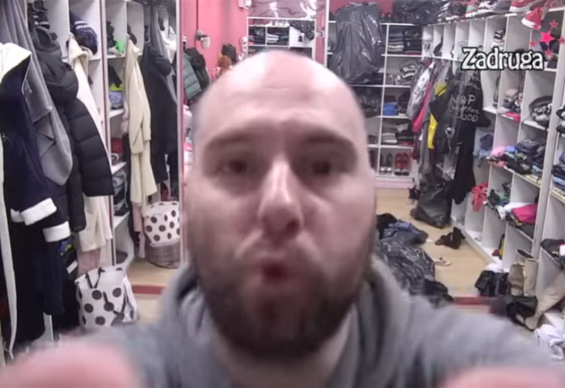 KOME SADA PRIJETI? Zvezdan uhvatio rukama kameru pa je nabio u glavu, a ono što je poslije uradio sve je šokiralo! (VIDEO)