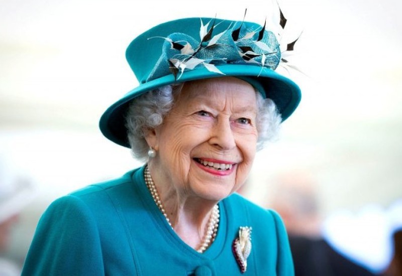 Nikad intimniji detalji iz života Elizabete II: Na porođaju su je drogirali, a sumnja se da je imala i rak