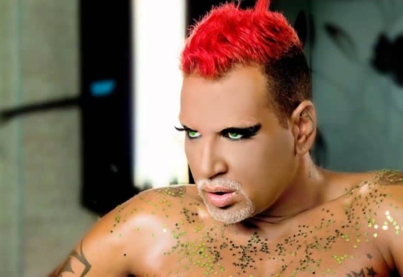 AZIS SE GODINAMA OBLAČIO KAO ŽENA: Danas je pravi frajer, žene lude za njim