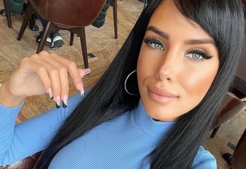 NE MORAM NIŠTA DA RADIM: Aleksandra Subotić živi na visokoj nozi