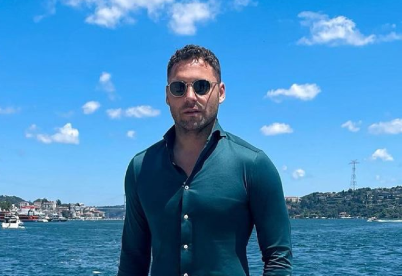 DUŠKO TOŠIĆ VIŠE SE NE KRIJE: Evo sa kim je uslikan na tribinama u Kataru, Karleušin komentar SVI čekaju FOTO