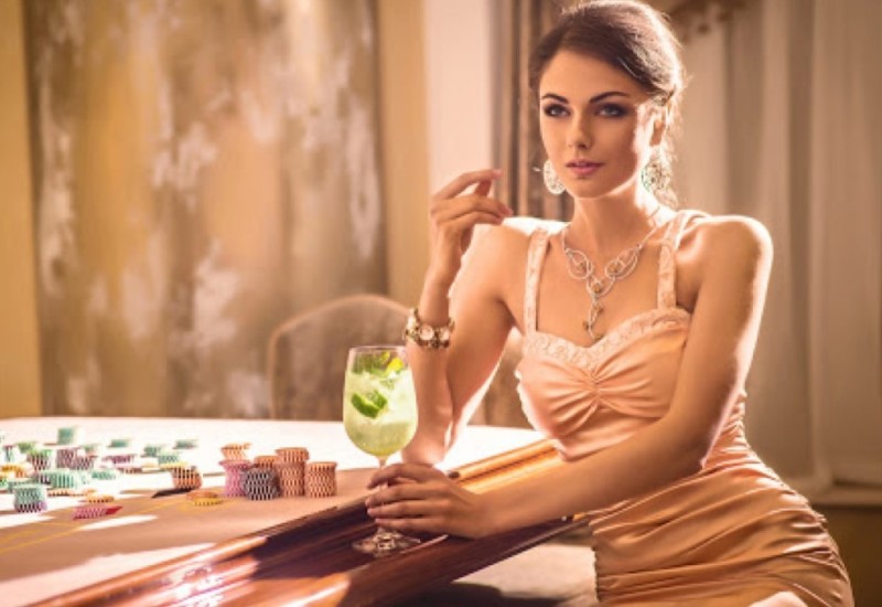 Neodoljive jačem polu: Dame rođene u ova tri horoskopska znaka vrte muškarce oko malog prsta