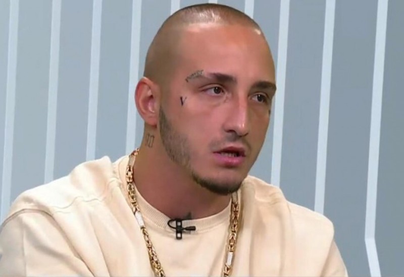 "KAO MORŽ!" Vuk Mob ZGROŽEN ODRAZOM U OGLEDALU: "Neprijatno mi je!"