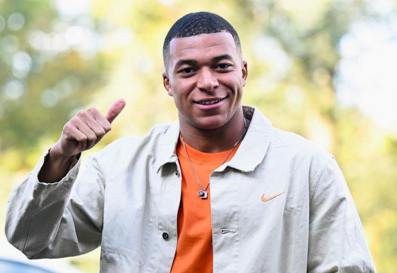 Ko je djevojka francuskog fudbalera Kilijana Mbapea? Sa 16 godina promijenila je spol! (Foto)