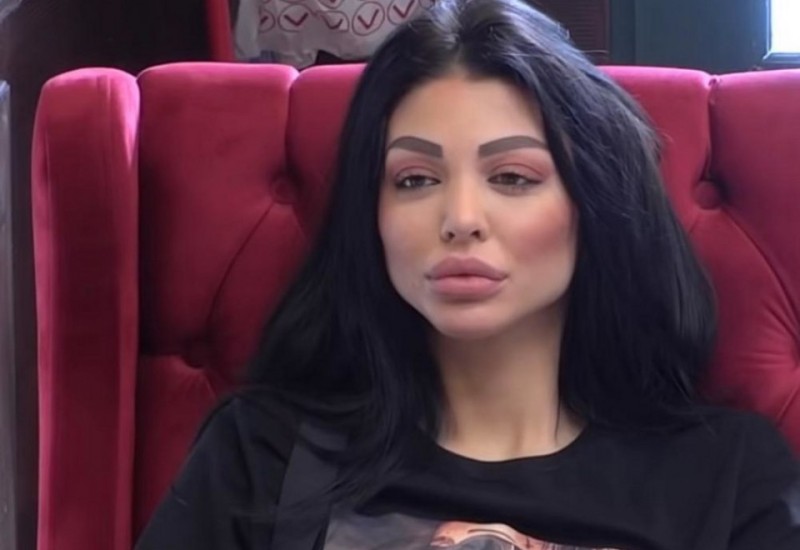 JEZIVO! Dlake po cijelom imanju - zadrugarki OPADA KOSA, cimeri skupljaju pramenove po imanju