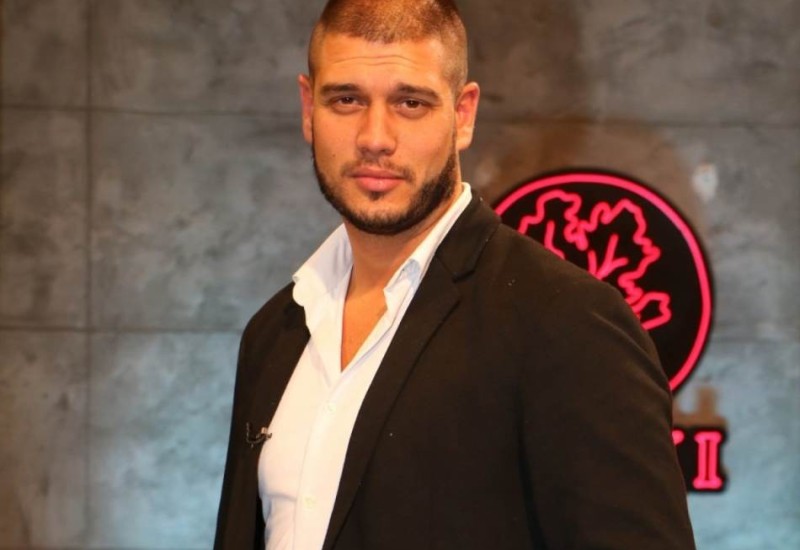 ZA 2 MJESECA NAPUCAO MIŠIĆE I IZGLEDA BRUTALNO! Dejan skinuo majicu i pokazao IZVAJANO tijelo, Aleksandri neće biti dobro!