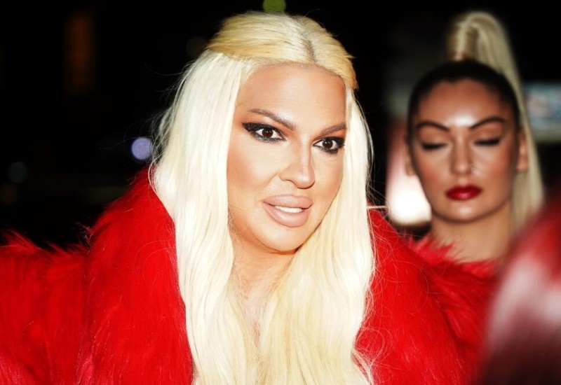 Napravljen kip u čast Karleuši: Umjetnik ostavio Jelenu bez riječi