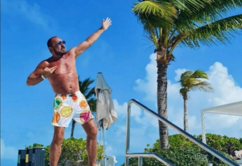 Mile Kitić u 71. godini "gori" u kupaćem!