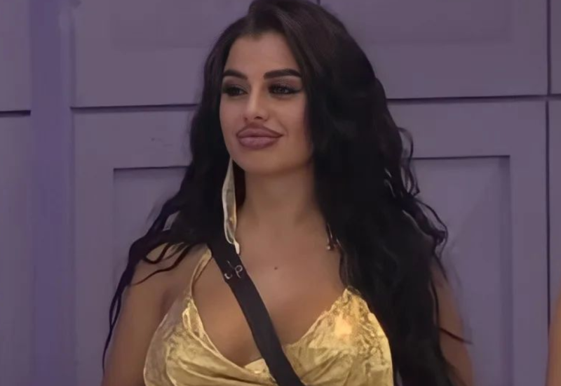 OVO JE MAJKA SANJE GRUJIĆ: Zgodna plavuša, izgledaju kao sestre