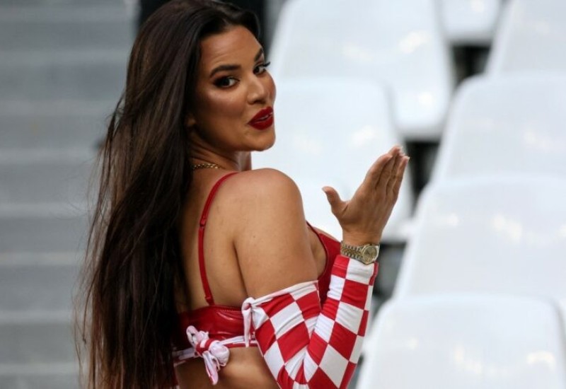 Ivana Knoll otkrila da li je vodila ljubav na javnom mjestu