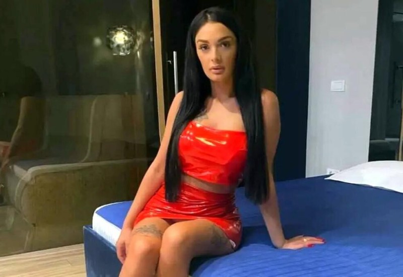 "TAČNO JE, POTPISALA SAM UGOVOR" Ova SKANDALOZNA STARLETA uskoro ulazi u Zadrugu i mnogima će pomrsiti konce