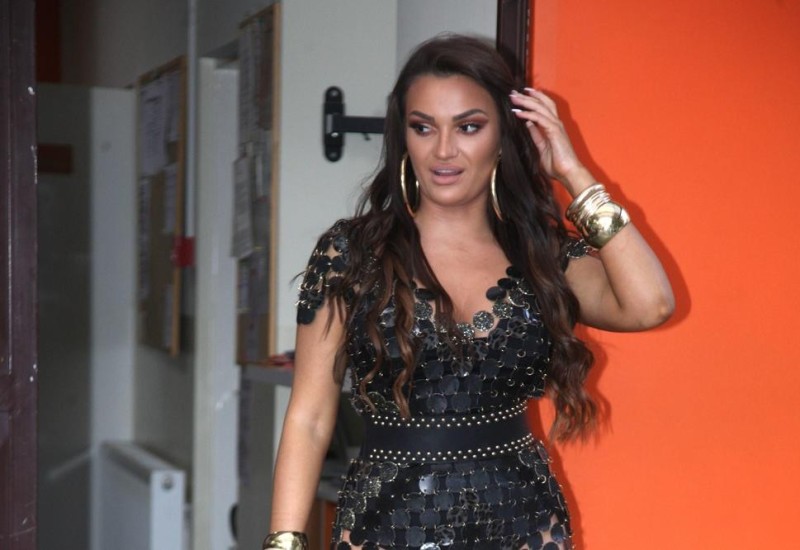 KAKVA STRAST! Tamara Milutinović uhvaćena u zagrljaju novog dečka