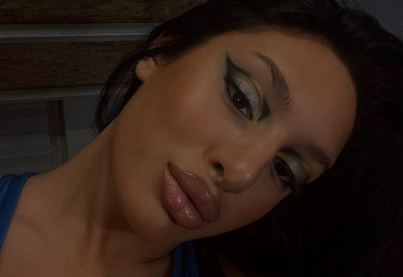 NINA ĐOGANI NIKAD VEĆE GRUDI STAVILA NA IZVOL'TE: Lunina sestra šokirala novim izgledom