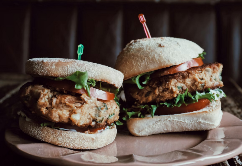 Više od 250 bolesti se prenosi hranom: Oprezno sa pljeskavicom ili omletom iz restorana