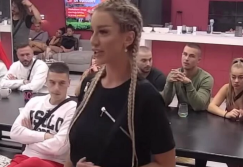 Skočila od sreće, pa pred svima pročitala: U Zadrugu unijeto pismo bivšeg dečka Aleksandre Nikolić