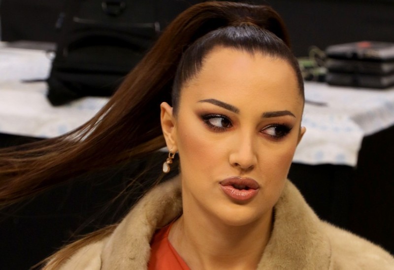 ALEKSANDRA PRIJOVIĆ UDARILA DJEVOJKU NA NASTUPU!