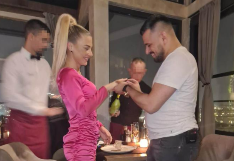 BORA SANTANA VJERIO MILICU KEMEZ NA DAN ZALJUBLJENIH: Prsten zasijao na njenoj ruci