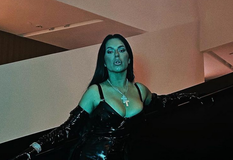 PRIĐI AKO SMIJEŠ: Seka Aleksić objavila set provokativnih slika, utegla se u crni lateks