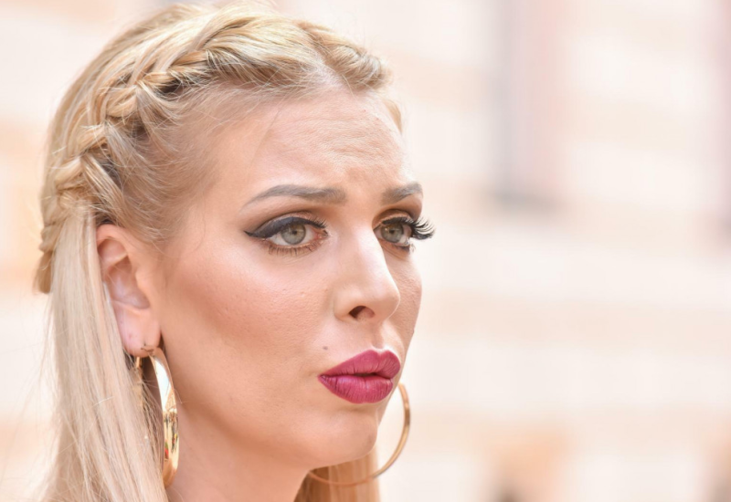 "NAPASTOVAO ME I SEKSUALNO UZNEMIRAVAO"! Ava Karabatić prijavila stanodavca (61) policiji!