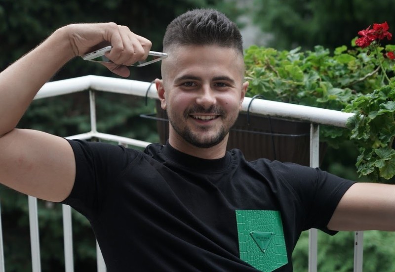 OSVANULI NASLOVI DA JE BIVŠA DJEVOJKA BILALA BRAJLOVIĆA SJEKLA VENE ZBOG RASKIDA : Prijatelj i menadžer Đenis Hujić se oglasio