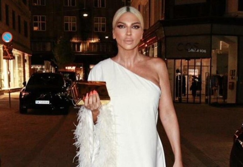 JK POZIRA U MINI BIKINIJU, A VEĆU PAŽNJU PRIVUKLO NJENO LICE BEZ ŠMINKE: Karleuša iznenadila sve prirodnim izdanjem, kakva BOMBA!