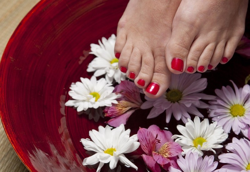 Ne morate ići kod pedikira: Ovo se možete riješiti grubih i ispucalih peta