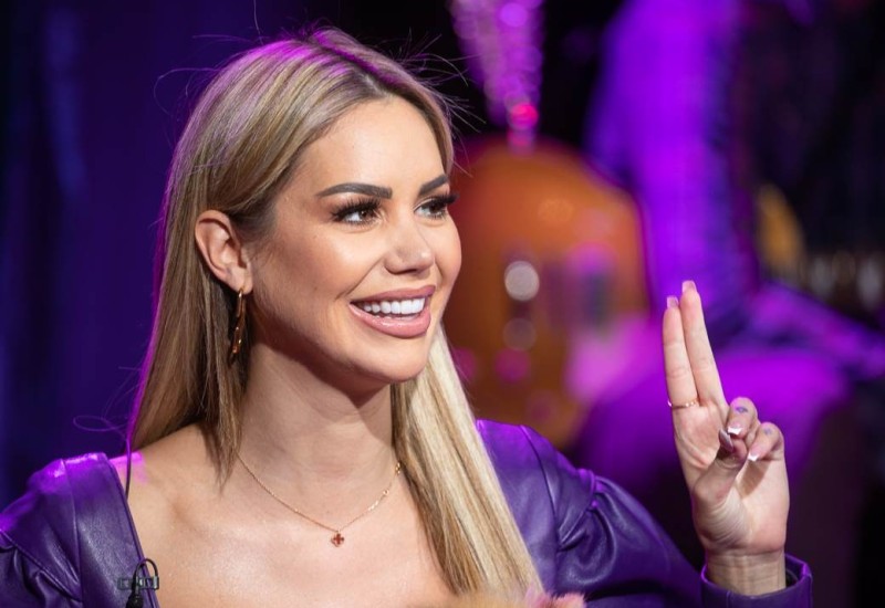 BRDO PLASTIČNIH OPERACIJA I EKSPLICITNI SNIMCI: Bivši prijeti klipovima, rekao da su urinirali po njoj, a evo šta ona radi