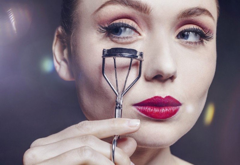 Odvažite se i isprobajte uvijač za trepavice – wow efekat za nekoliko sekundi