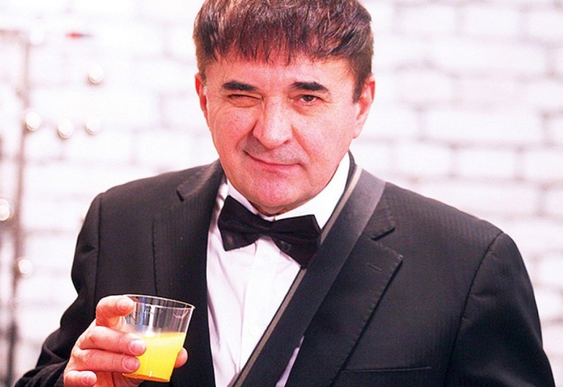 U CENTRU SKANDALA: Mitar Mirić se udvara djevojkama preko društvenih mreža!