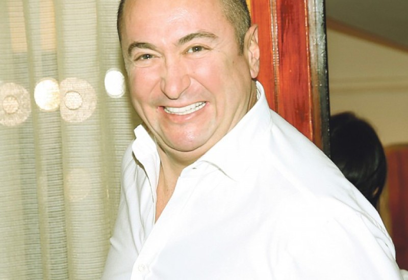 Napravili Đaniju krunu od EVRIĆA, a za pjesmu uzeo HILJADE €, gurali mu pare i u CIPELE!