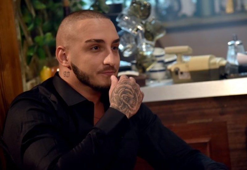 "BIO JE TU UKP, PET INSPEKTORA..." Vuk Mob se oglasio poslije jezivog napada SATAROM na njegovog druga!