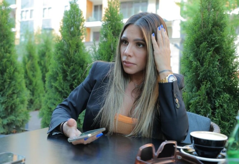 TAJNO SE UDALA SANDRA AFRIKA?! Objavila fotku u RASKOŠNOJ venčanici, a jedna rečenica sve je zbunila