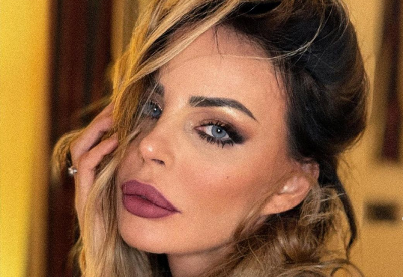 DOBRA SAM U KREVETU: Isplivale Ninine provokativne slike u vreloj pozi, na njoj samo čipka