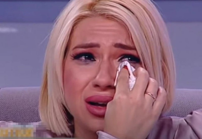 Jovana Jeremić GRCA U SUZAMA ZBOG BIVŠEG MUŽA VOJE Voditeljka se slomila: "Voleo me je kad NISAM IMALA NIŠTA"!