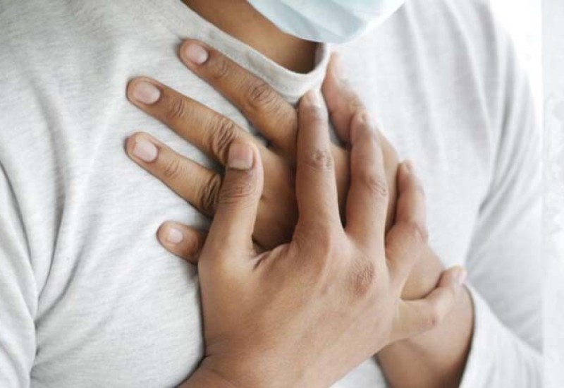 IMATE 10 SEKUNDI: Ovako ćete sami sebi SPASITI ŽIVOT u slučaju srčanog udara