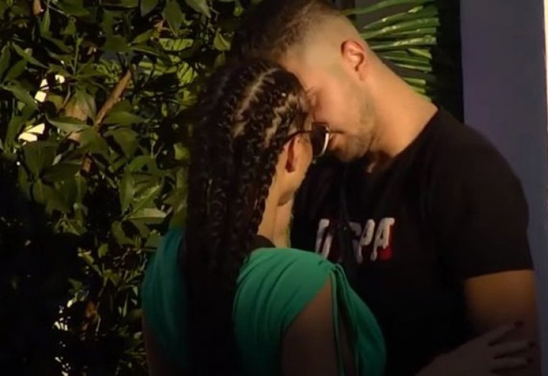 MAJA NAPALA BILALA U KREVETU!