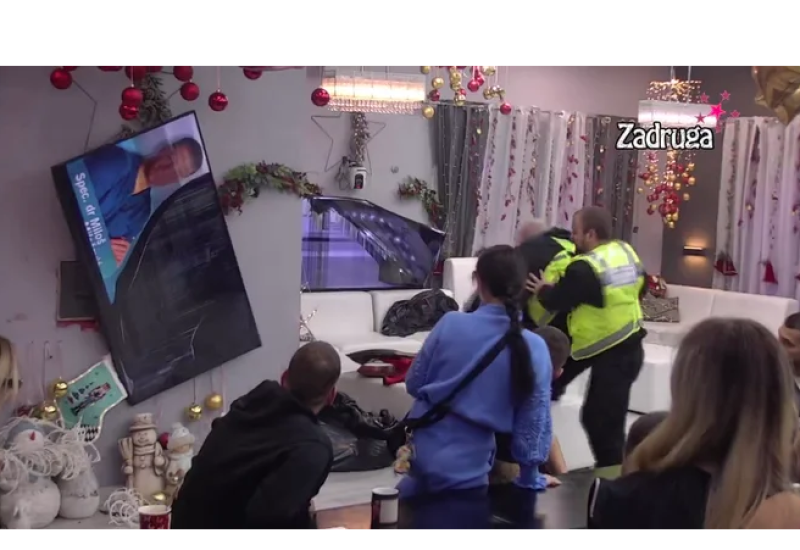 BEBICA SLOMIO TELEVIZOR! Popucao po šavovima, napravio KARAMBOL EPSKIH RAZMJERA!