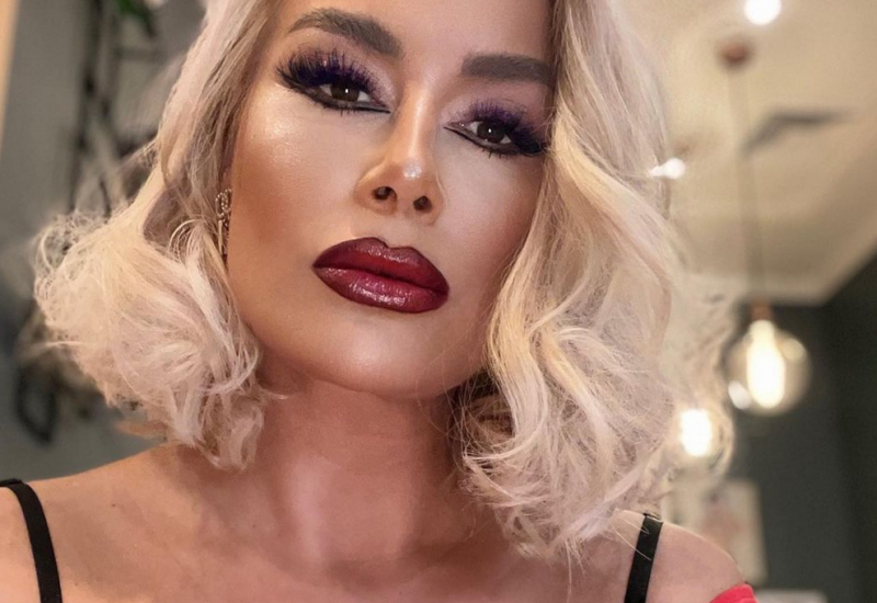 SELMA OBJAVILA VRELU FOTKU IZ KREVETA: Na njoj samo svilena plahta