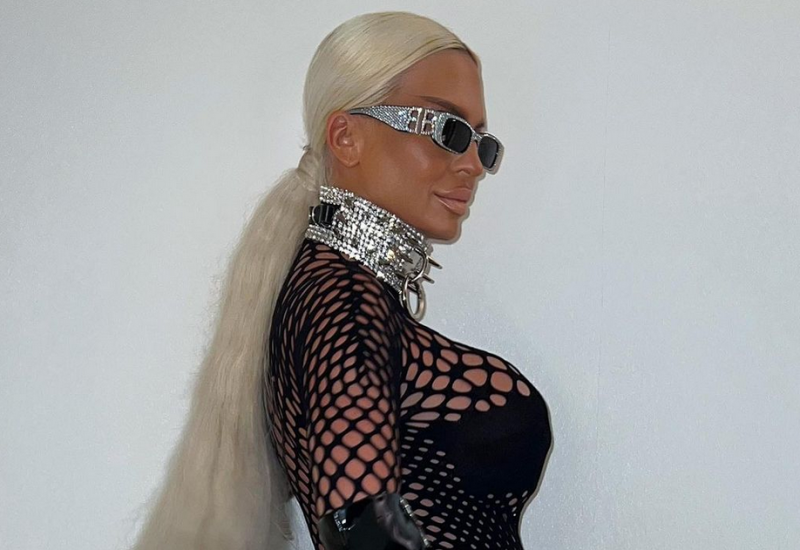 KARLEUŠA NA ZGLOBU IMA TETOVAŽU KOJA KRIJE INICIJAL JEDNOG MUŠKARCA: “Toliko sam se zaljubila u njega”