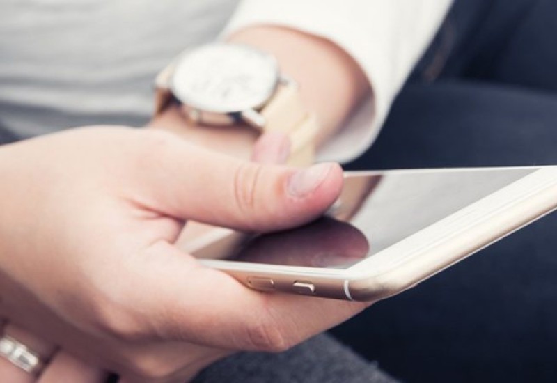 Mnogi griješe, ovo je najveća greška kod punjenja baterije telefona, zato kraće traje