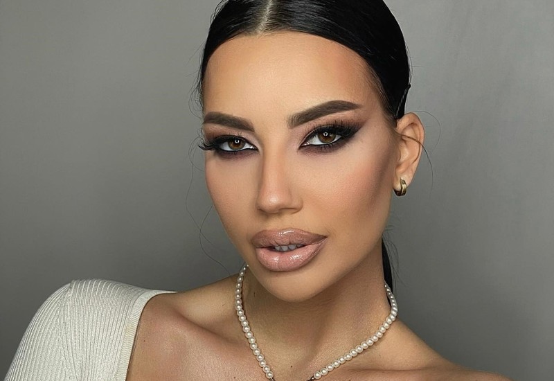 Pjevačica sa početka karijere se izoperisala, pa sebe nazvala "LUTKOM", a ovo je njeno pravo lice!