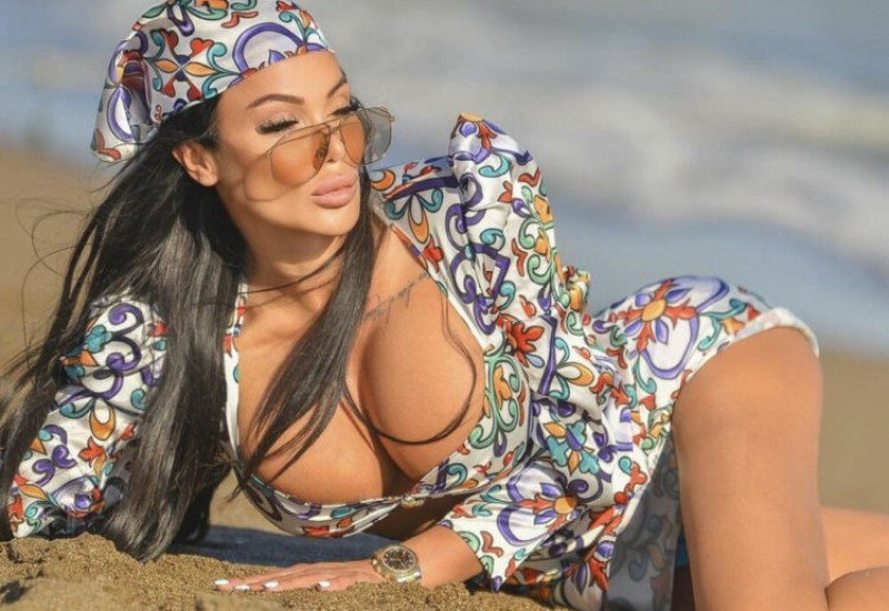 Tamara Đurić pokazala zanosne obline na plaži