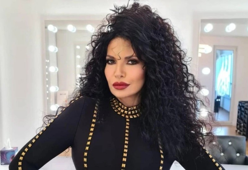 KORSET RASPAMETIO 15.000 LJUDI! Lidija Vukičević pokazala nikad UŽI STRUK, a tek DEKOLTE