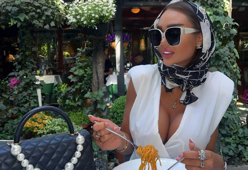 PRVU OPERACIJU URADILA SA 20 GODINA: Tri puta ugrađivala silikone, radila je nos i usne