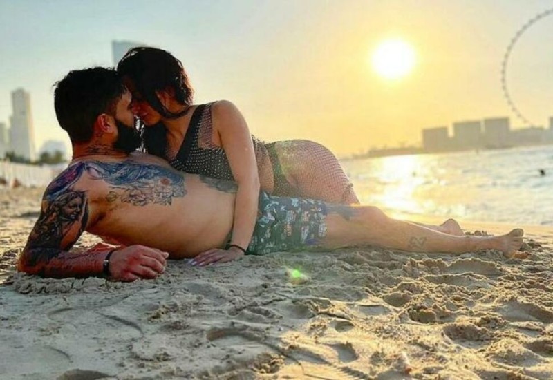 DARKO LAZIĆ NAPUSTIO SRBIJU SA DJEVOJKOM! Vrelom pozom sa plaže zapalili društvene mereže, sve im je POTAMAN!