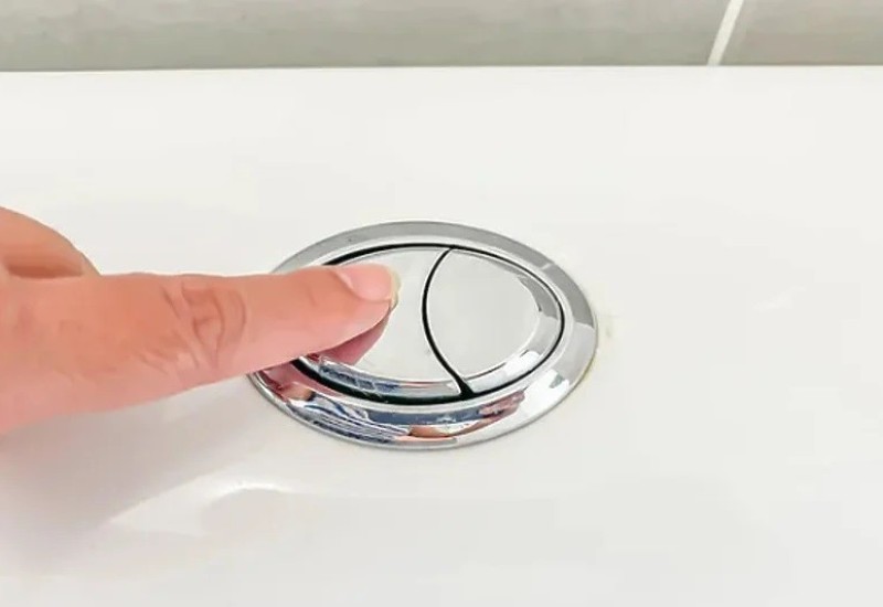 Korištenjem drugog tastera na vodokotliću možete uštedjeti vodu, a mnogi to nisu znali